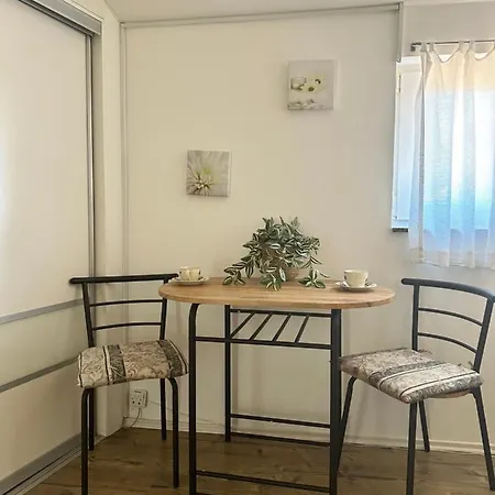 Apartment Zara شقة زادار